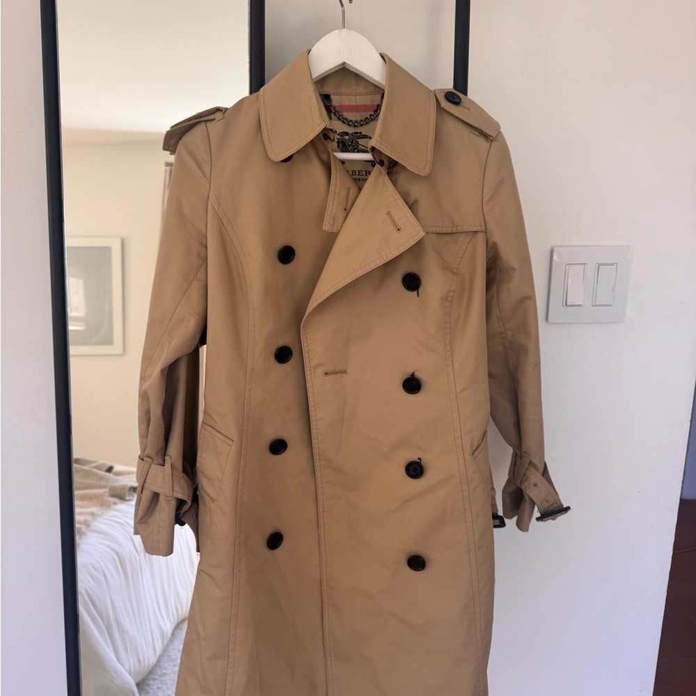 Burberry Tan Double-Breasted Trench Coat size 38